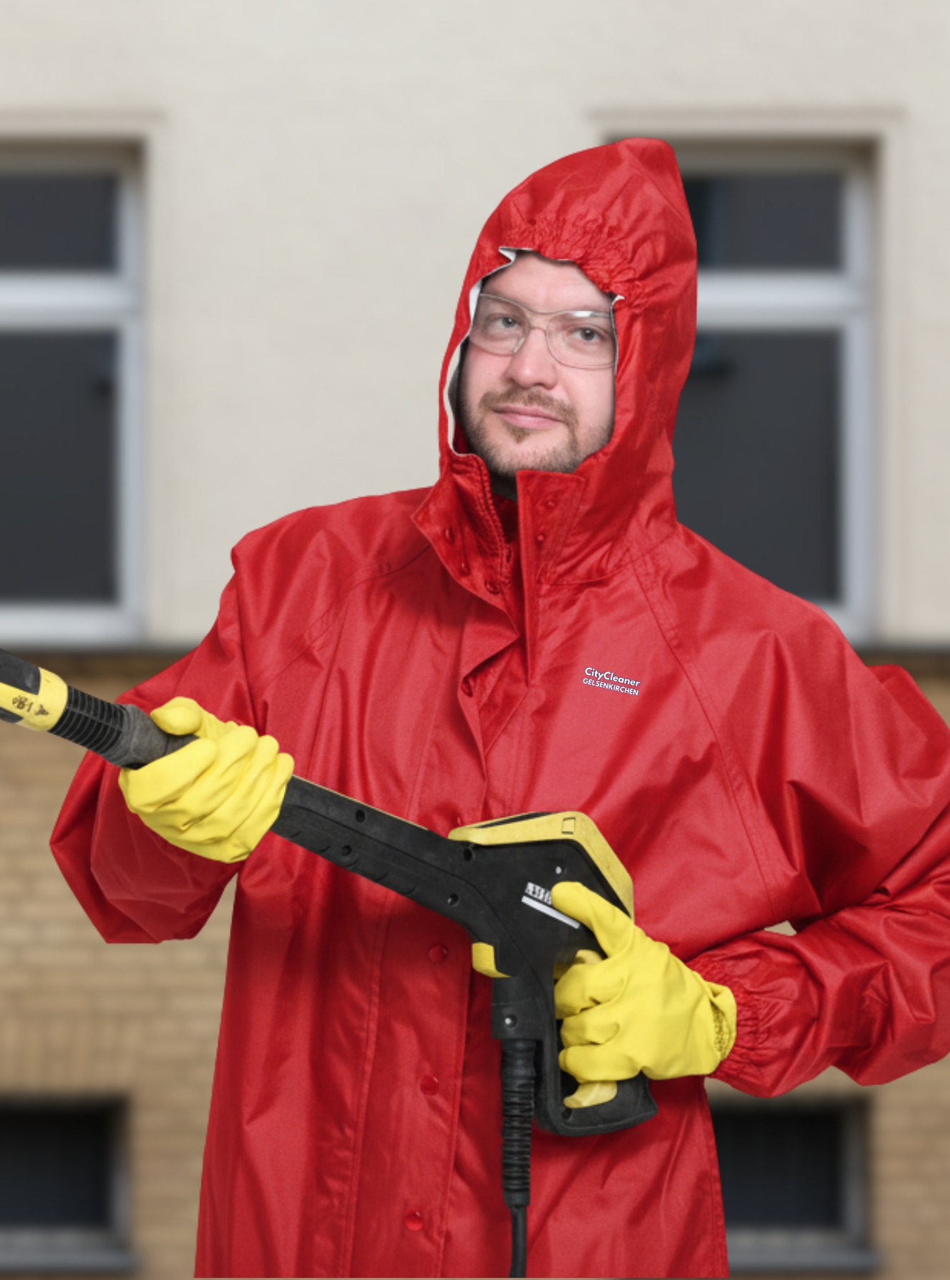 Mitarbeiter von Gebäudereinigung CityCleaner Gelsenkirchen mit Hochdruckreiniger